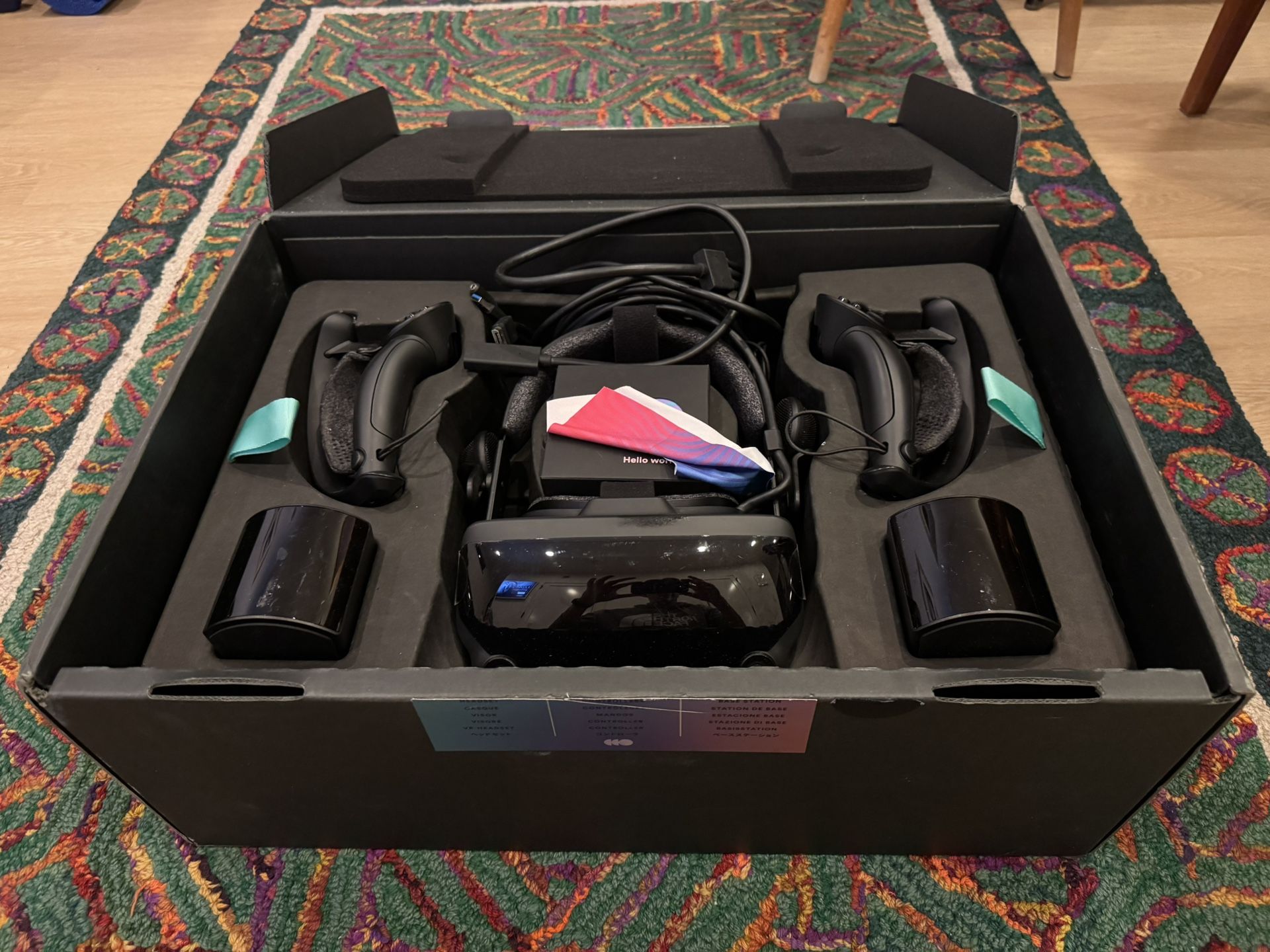 VALVE INDEX VR- (Headset, 2 Controllers, 2 Base Stations)
