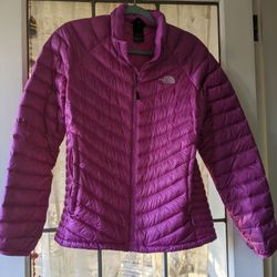 The North Face - Puffy Jacket Size Medium 