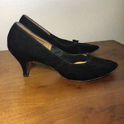 Vintage 1950s Black Pumps Socialites By Red Cross Shoes
