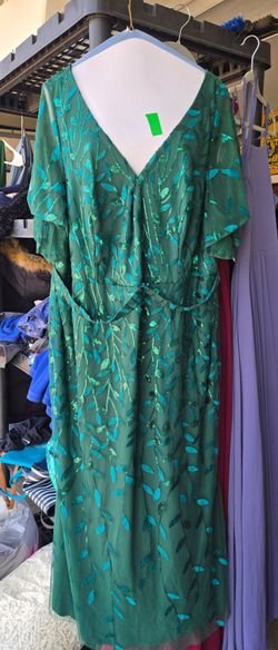 Green prom, bridesmaid, or mother's dress