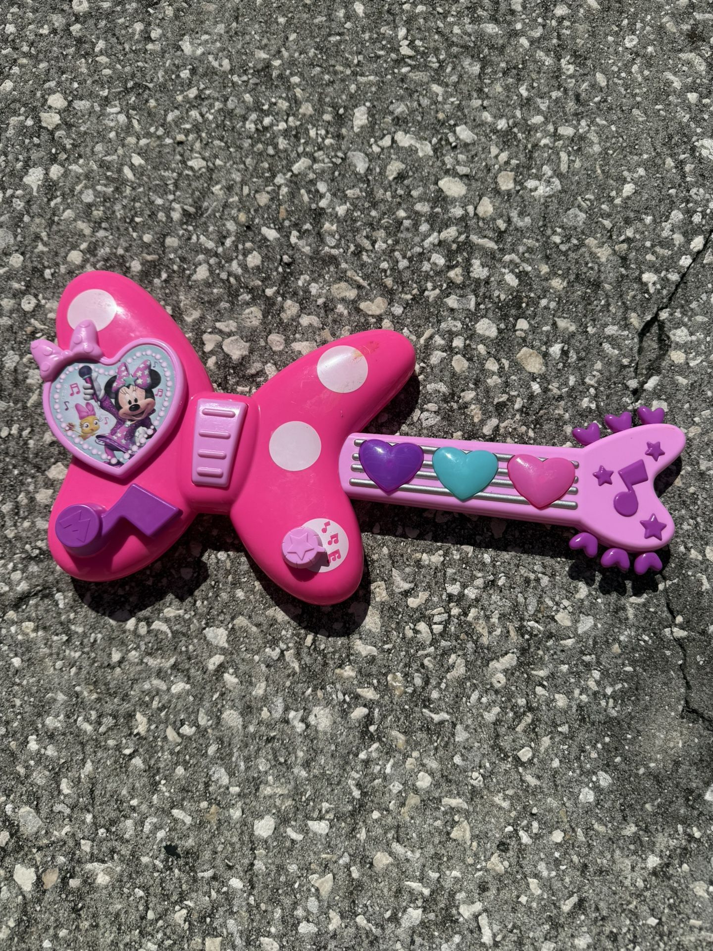 Disney Junior Minnie Mouse Bow-Tique Rockin’ Guitar – $10
