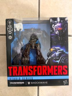 Transformers Toys Studio Series 56 Leader Class Dark of The Moon Shockwave