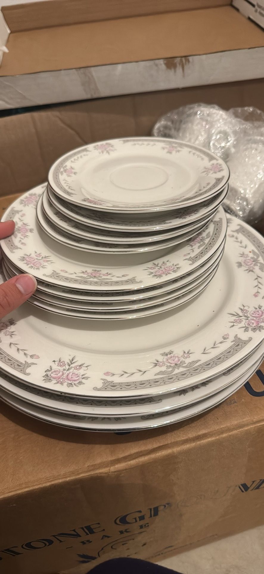 Dynasty Fine China Set - Colleen Pattern