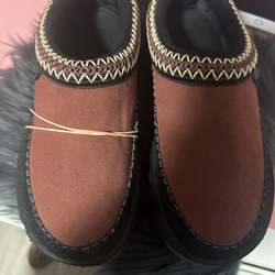 Ugg brown slip pants shoe size 6 women