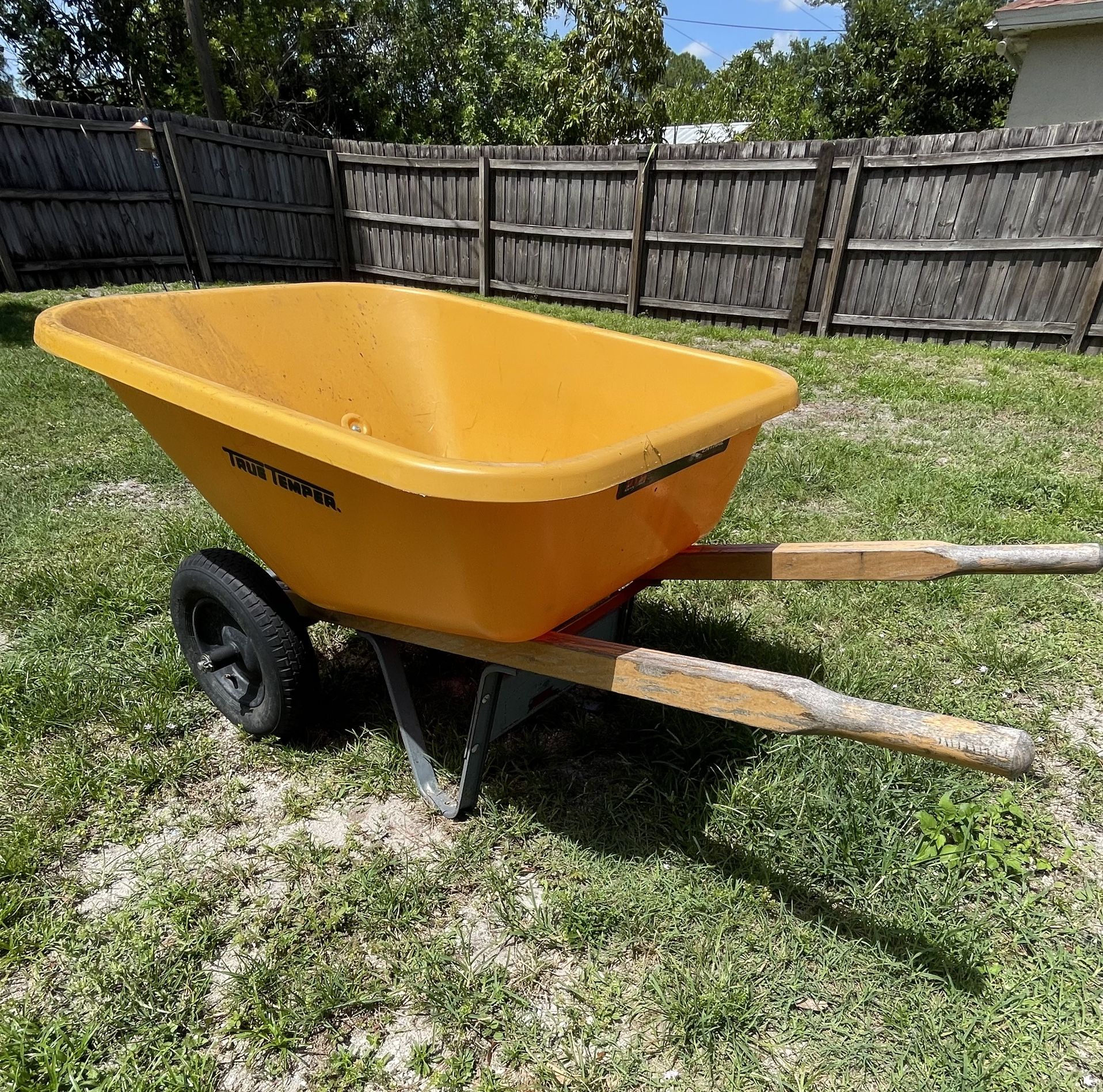 True Temper 6-cu ft 2 Wheel Poly Push Wheelbarrow