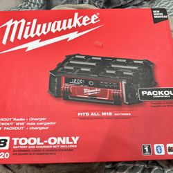 Milwaukee M18 Pack Out Radio + Charger 