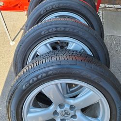 Rines Para Toyotas Size 18 Llantas Goodyear