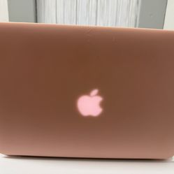 MacBook Air (2017) - Excellent Condition!