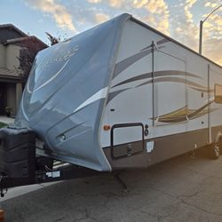 2014 Forest River Wildcat Maxx T28RKX Slate Edition Excellent condition