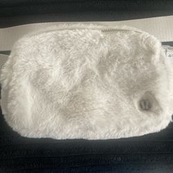 Lululemon Belt Bag Plush Fleece 