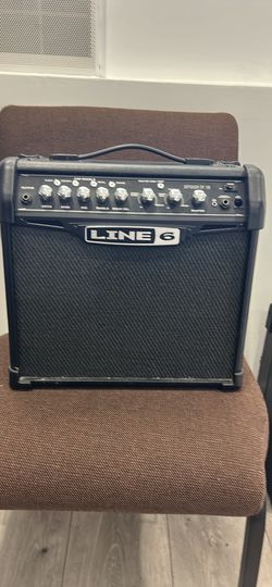 Used Line 6 Spider IV 15W 1X8 Guitar Combo Amp