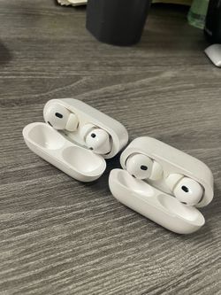 (2) airpods