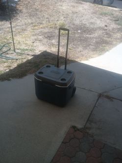Coleman Ice Chest Cooler With Wheels