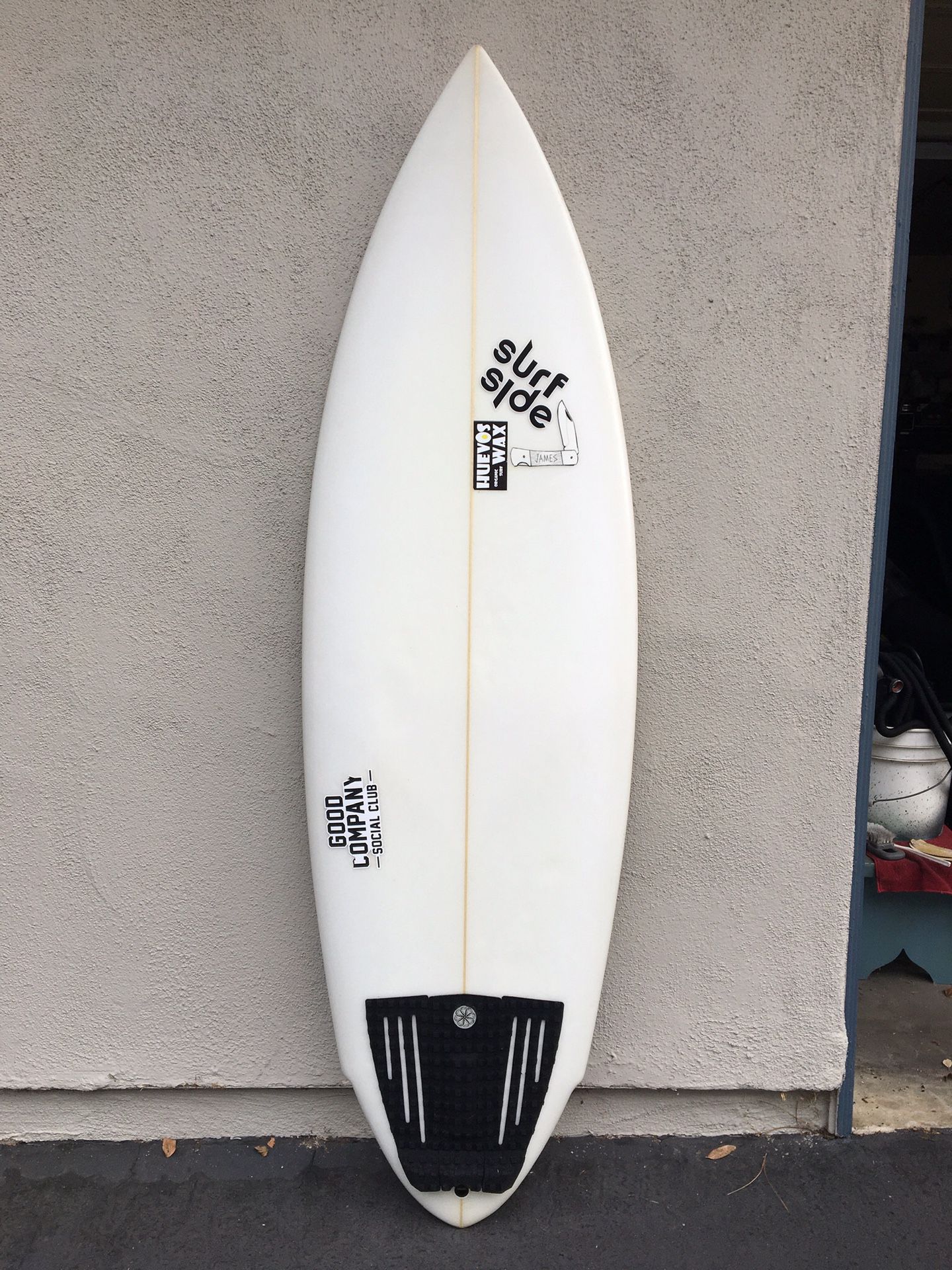 Twin Fin Surfboard - 5’10”