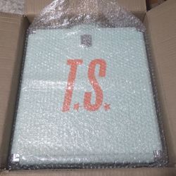 Taylor Swift Life of a Showgirl Vinyl Case‼️New‼️