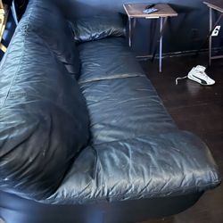 Free Sofa Set 