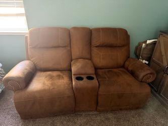 Reclining sofa and loveseat