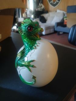 Windstone baby Dragon cracking out of egg
