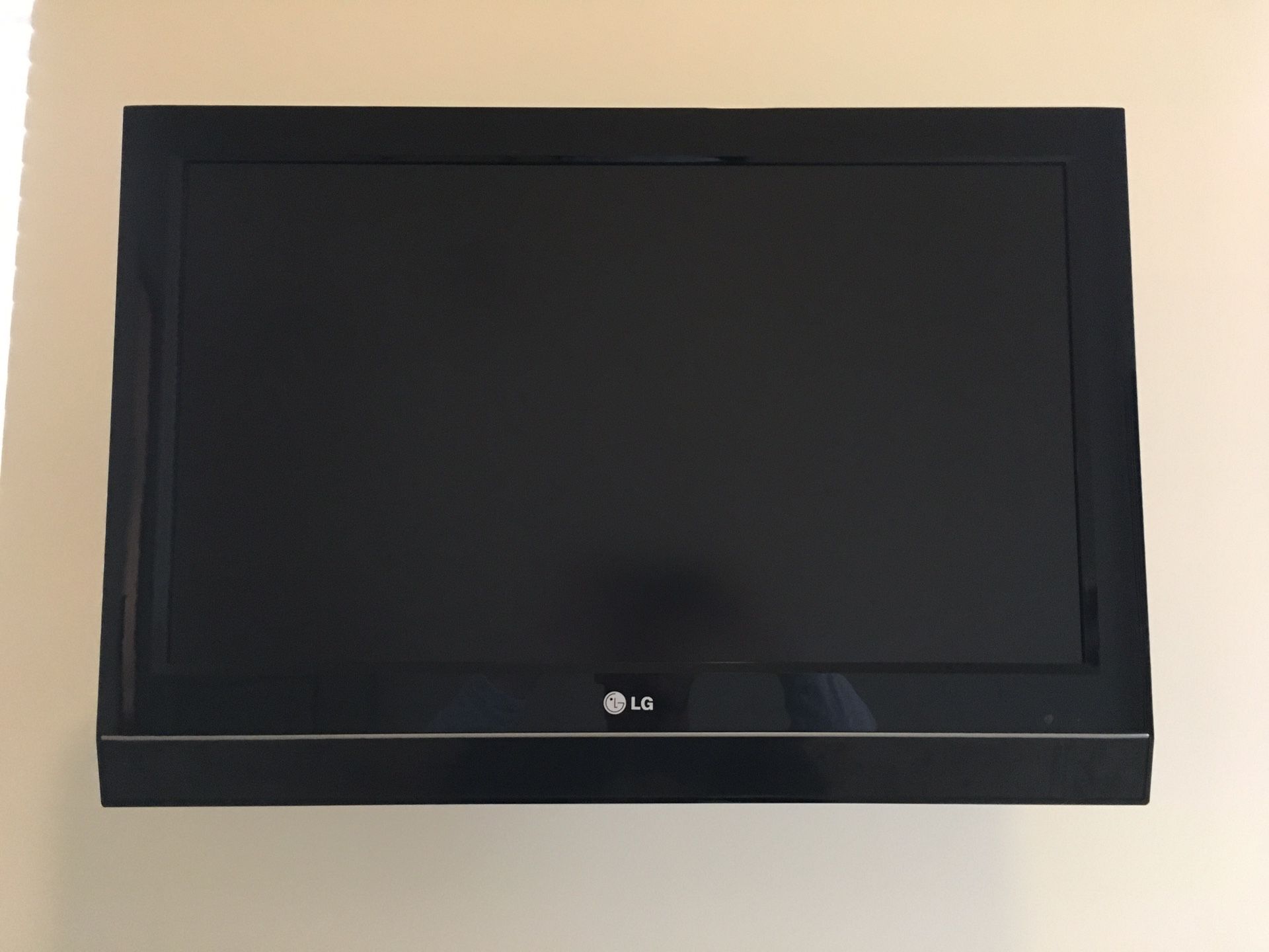 32 inch LG TV