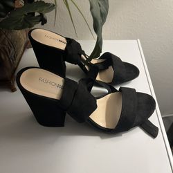 Chunky Heel Black Shoe Size 9