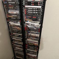 Games or dvd or cd cases
