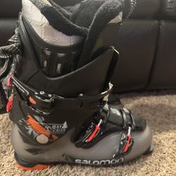 Salomon Ski Boots- Quest Access - Great Condition