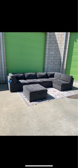 *Free Delivery* Gray Thomasville 6 Piece Modular Sectional