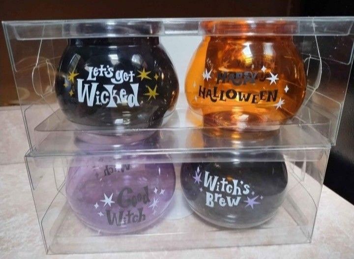 Set of 4 Plastic Halloween Cauldron Drink Cups Witch Brew