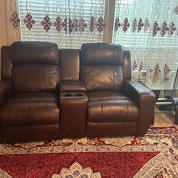 Leader Couch Good Condition 