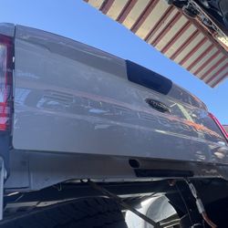 Super duty F250/F350 Tailgates Rear Bumpers And 8ft Beds 