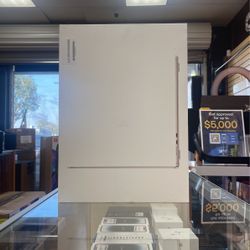 15”MacBook Pro M2 256SSD 