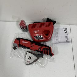 MILWAUKEE M12 12-Volt Lithium-Ion Cordless Oscillating Multi-Tool with M12 2.0Ah Battery&Charger 