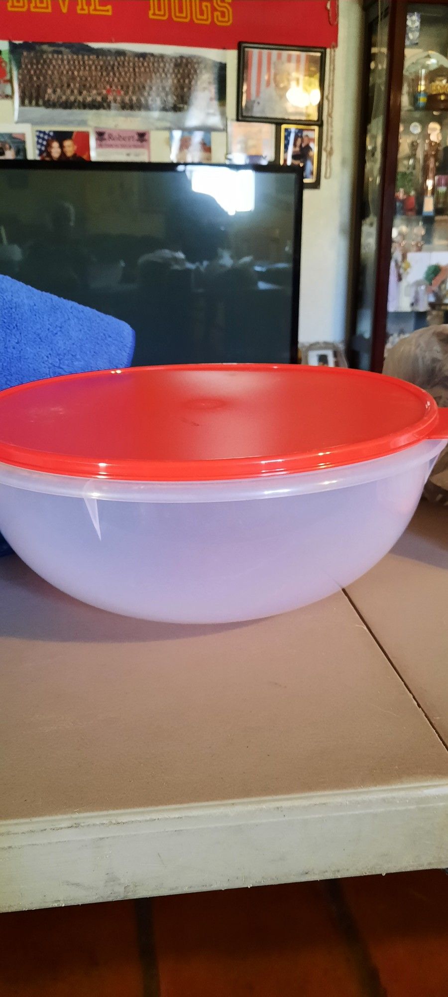 New Tupperware Mixing Bowl For $35.00 Cash And Pick-up Only Bilingual Hablo Español No Entregas A Domicilio