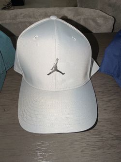 Men’s air Jordan strapbacks M/L