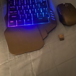  wireless razer mouse one handed keyboard and