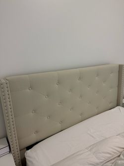 Upholstered Headboard Platform Bed with Slats – Queen - Like New