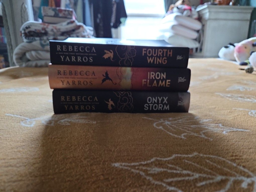 Fourth Wing, Iron Flame, Onyx Strom