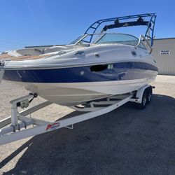 2005 Monterey 233 Explorer