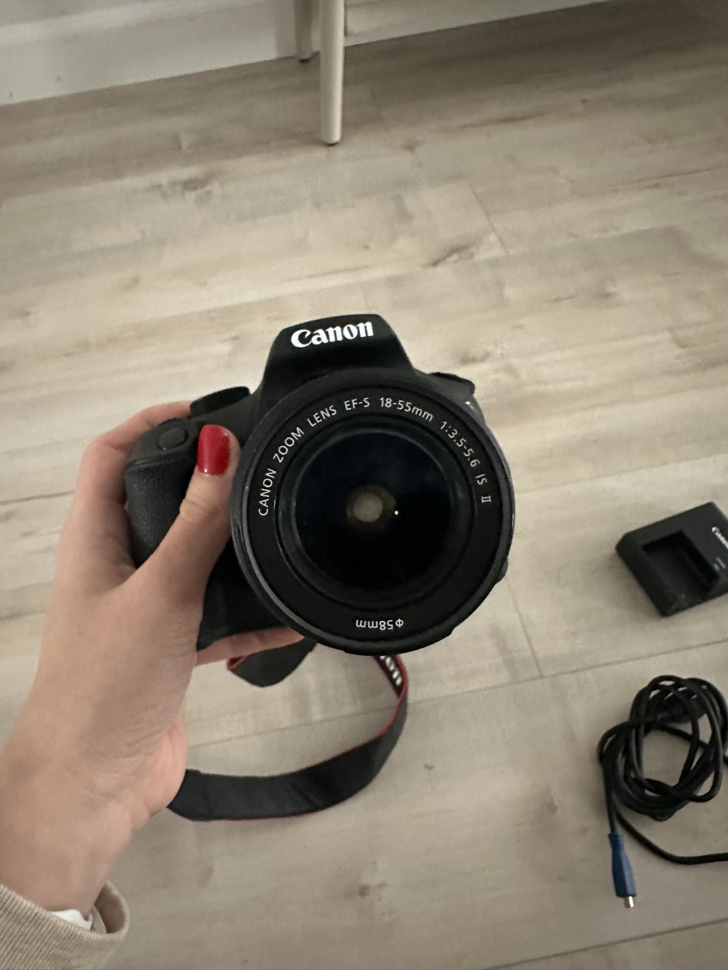 canon eos rebel t6 (1300d)