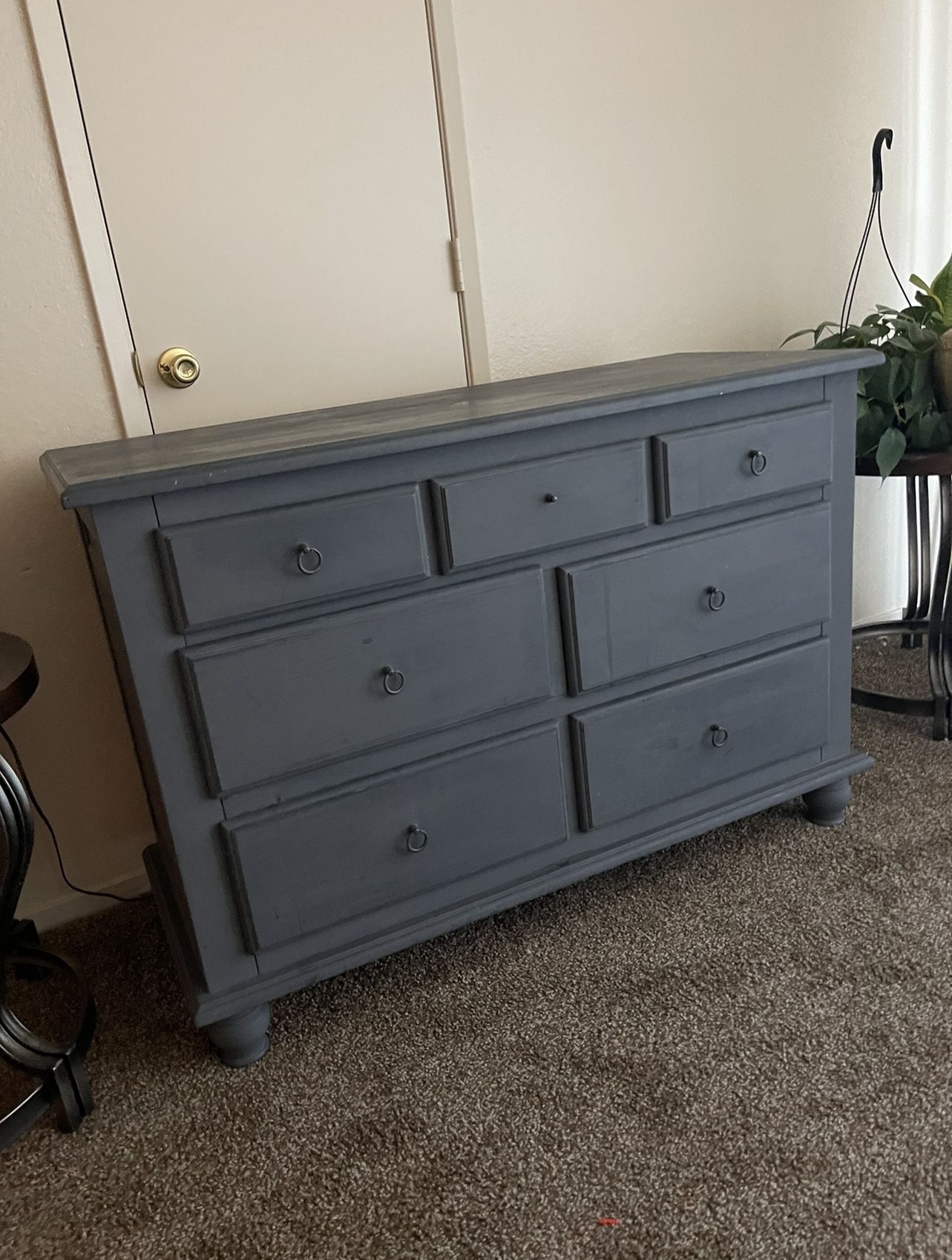 Table & Dresser p/u In Shafter No Delivery for Sale in Bakersfield, CA OfferUp