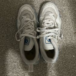 Off Whites Take Trades 