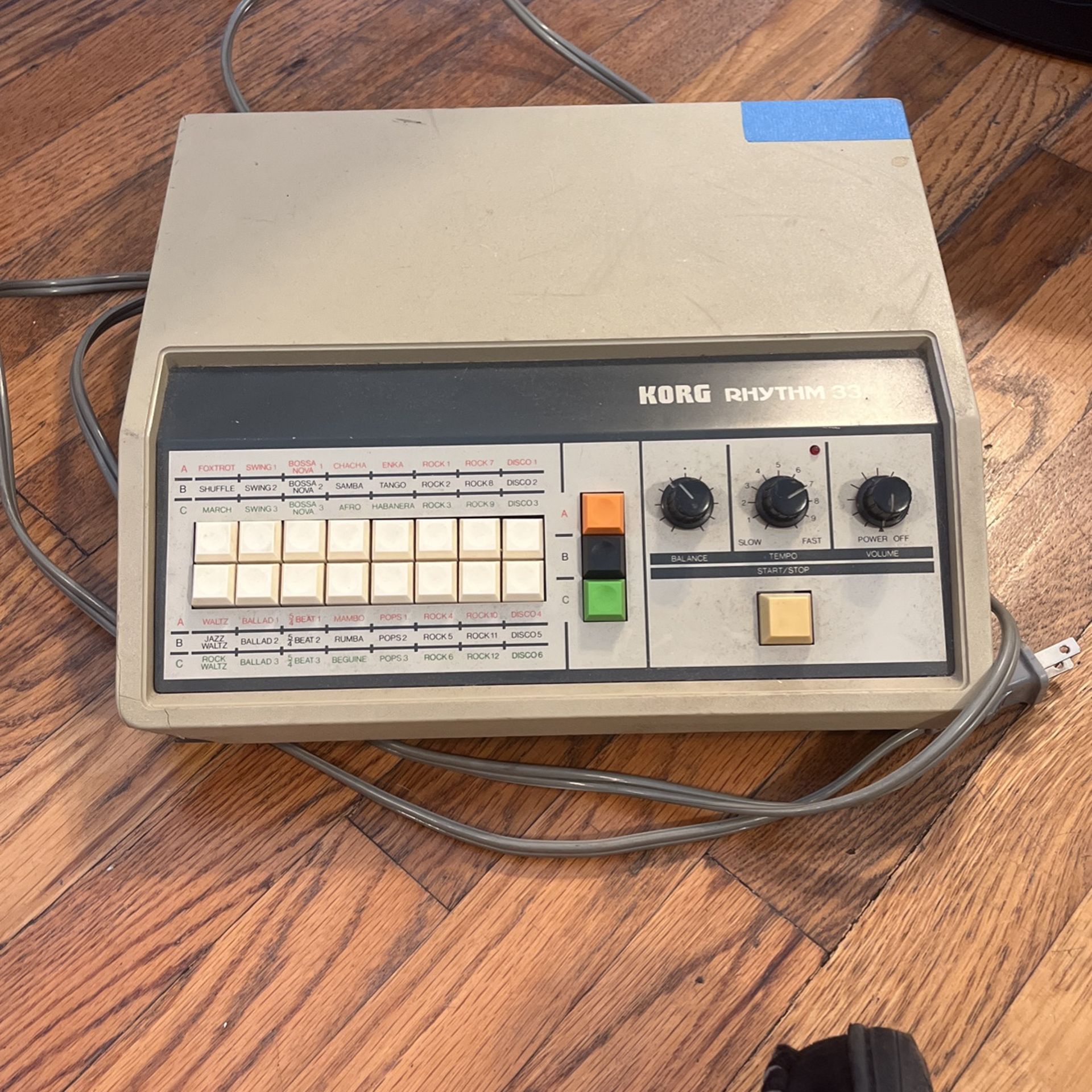Vintage KORG KR-33 Rhythm 33 Drum Machine