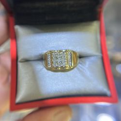 10kt Yellow Gold Diamond Ring 