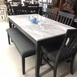 Luvoni White/Charcoal Dining Set (Dining table and Chairs