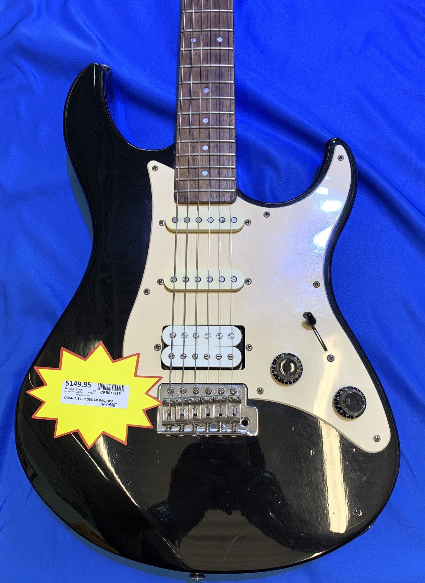 Yamaha Pacifica Electric Guitar, Case!