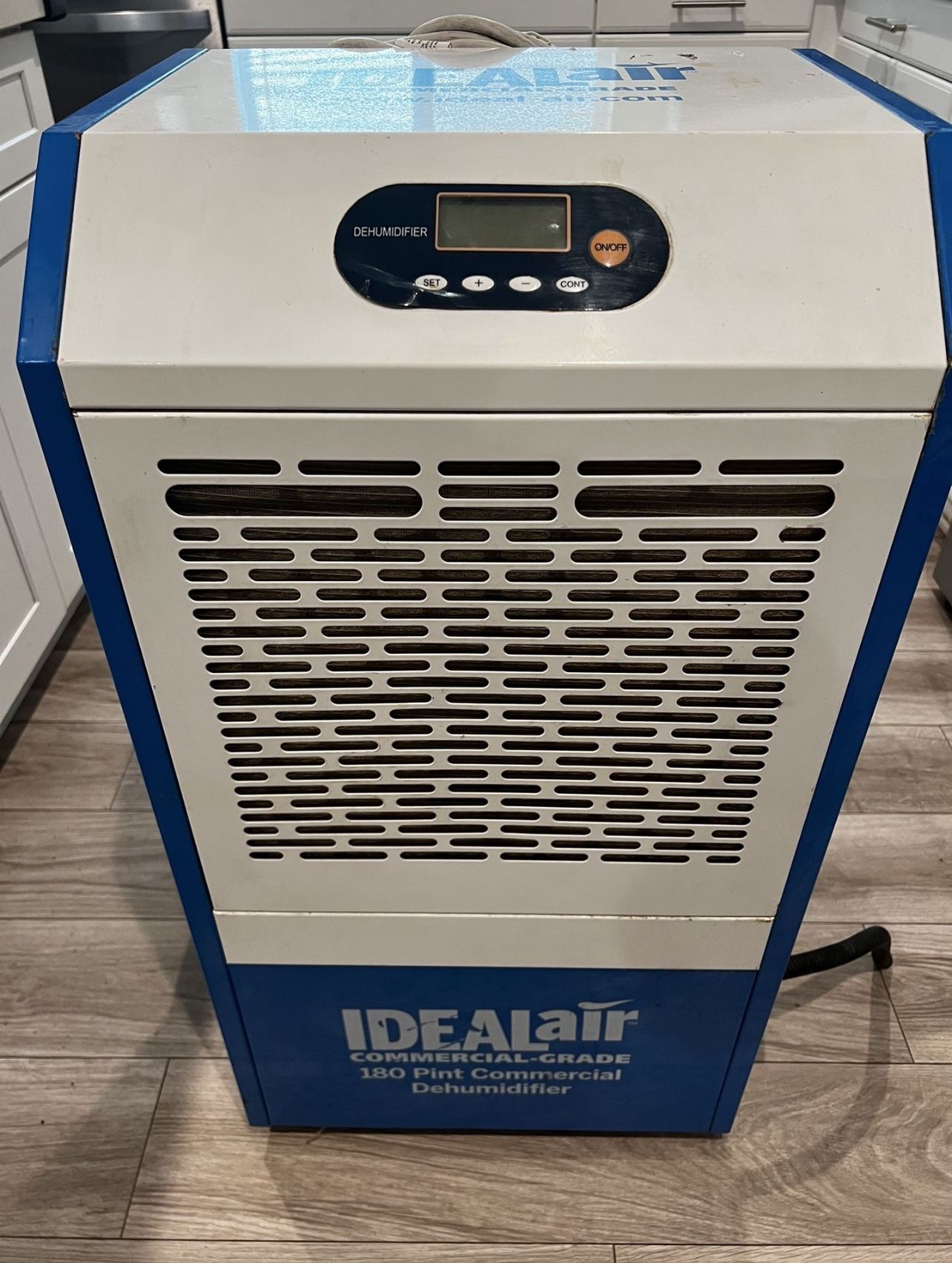 Dehumidifier 