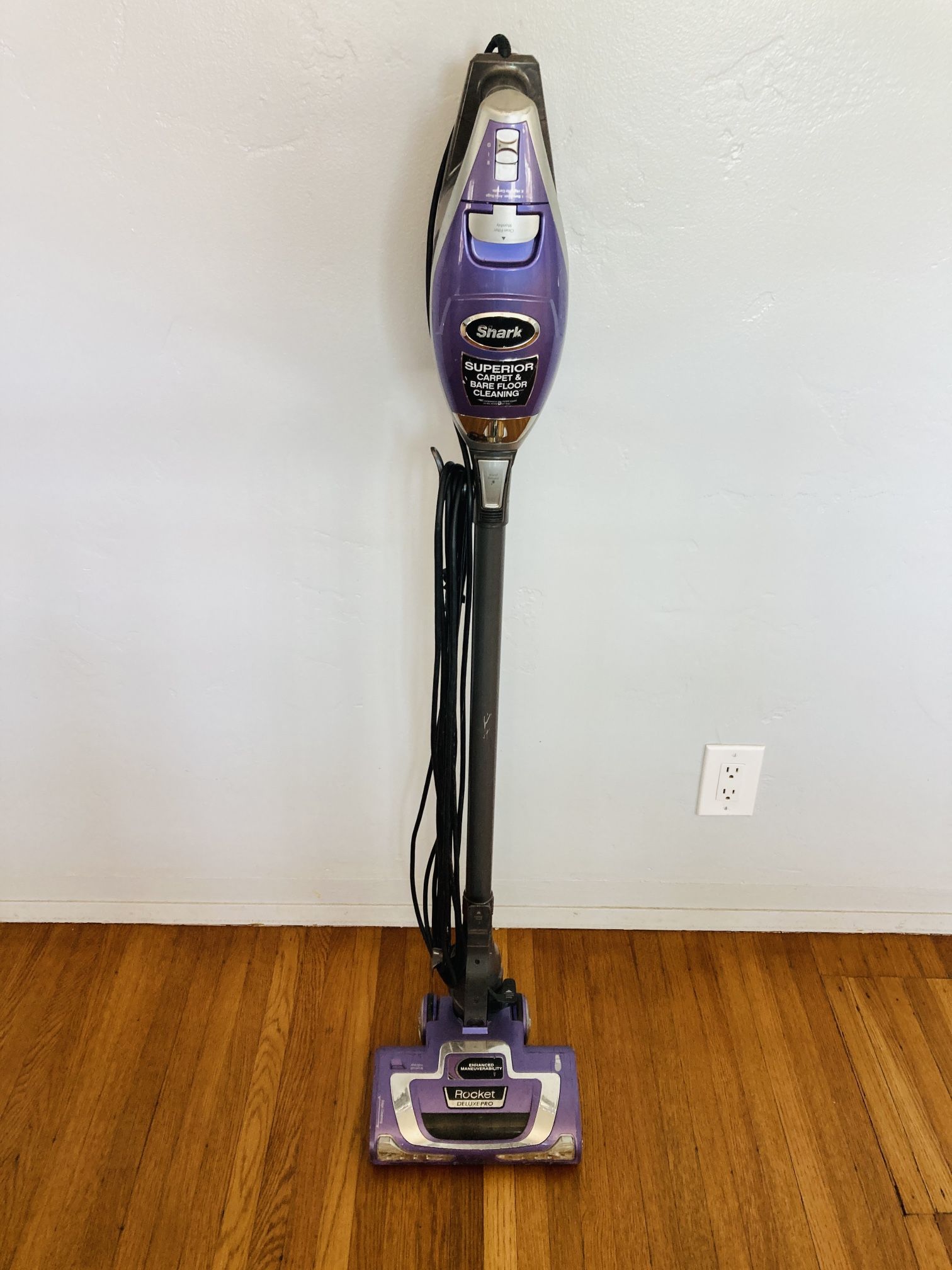 Shark HV31 Rocket DeluxePro Vacuum - Lavender (Corded)