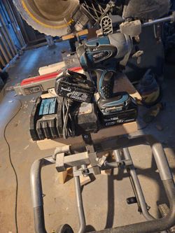 Makita Drill Good 2 Batterys Charger