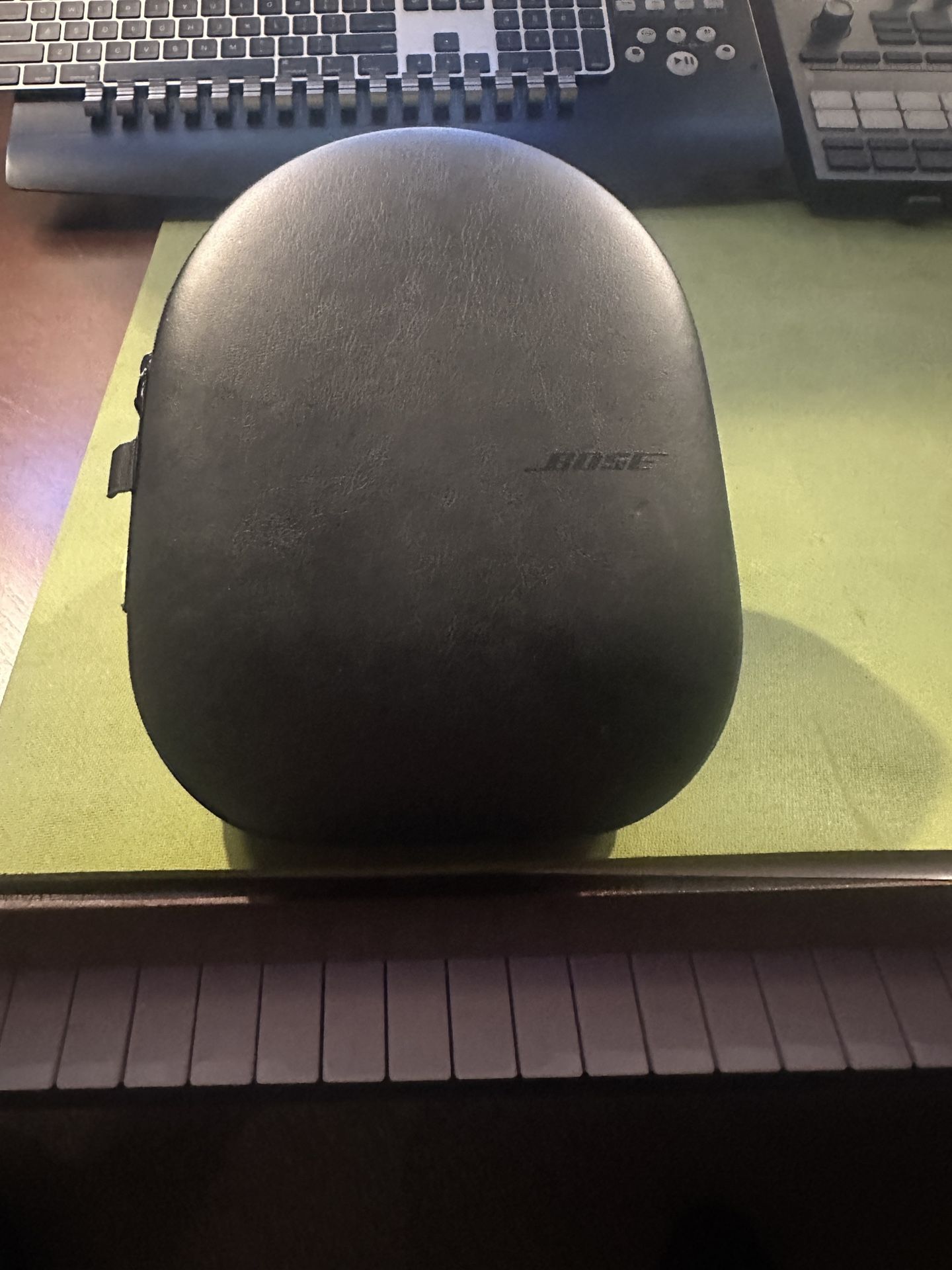 Bose 700