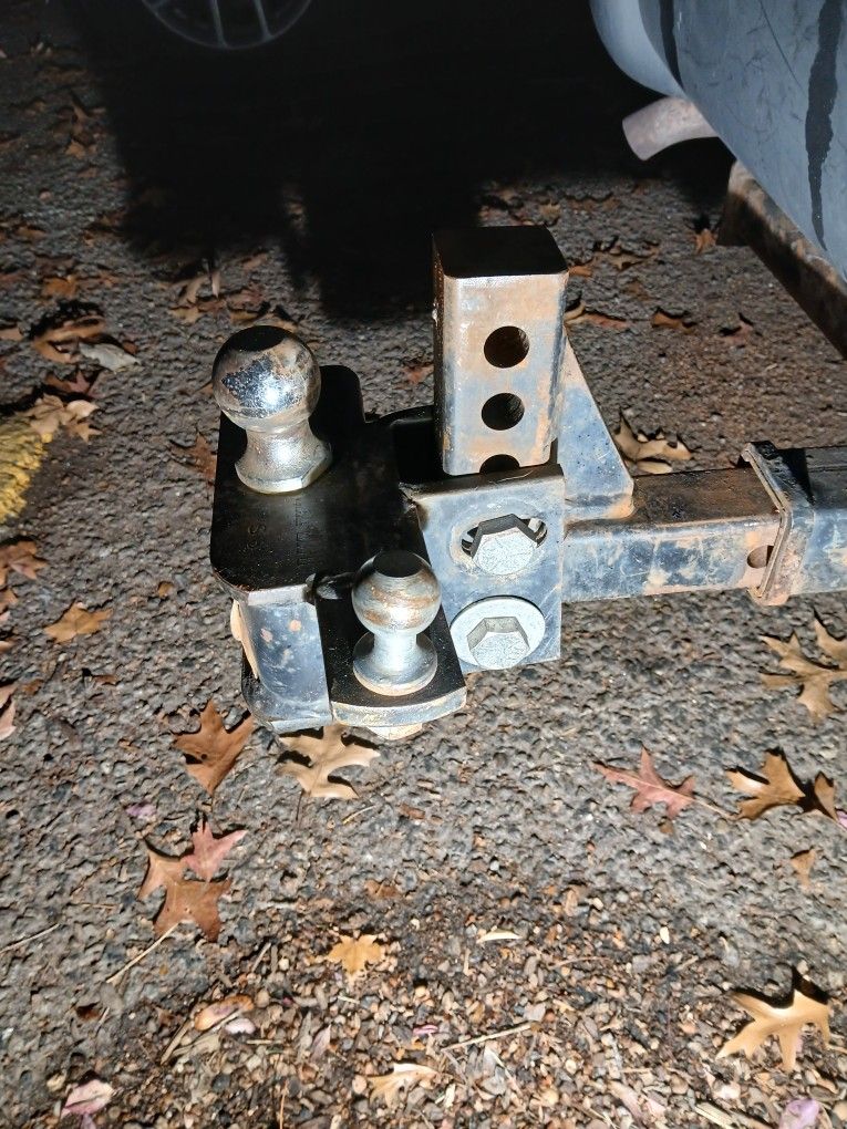 Weight Distribution Hitch With Bars And Brackets